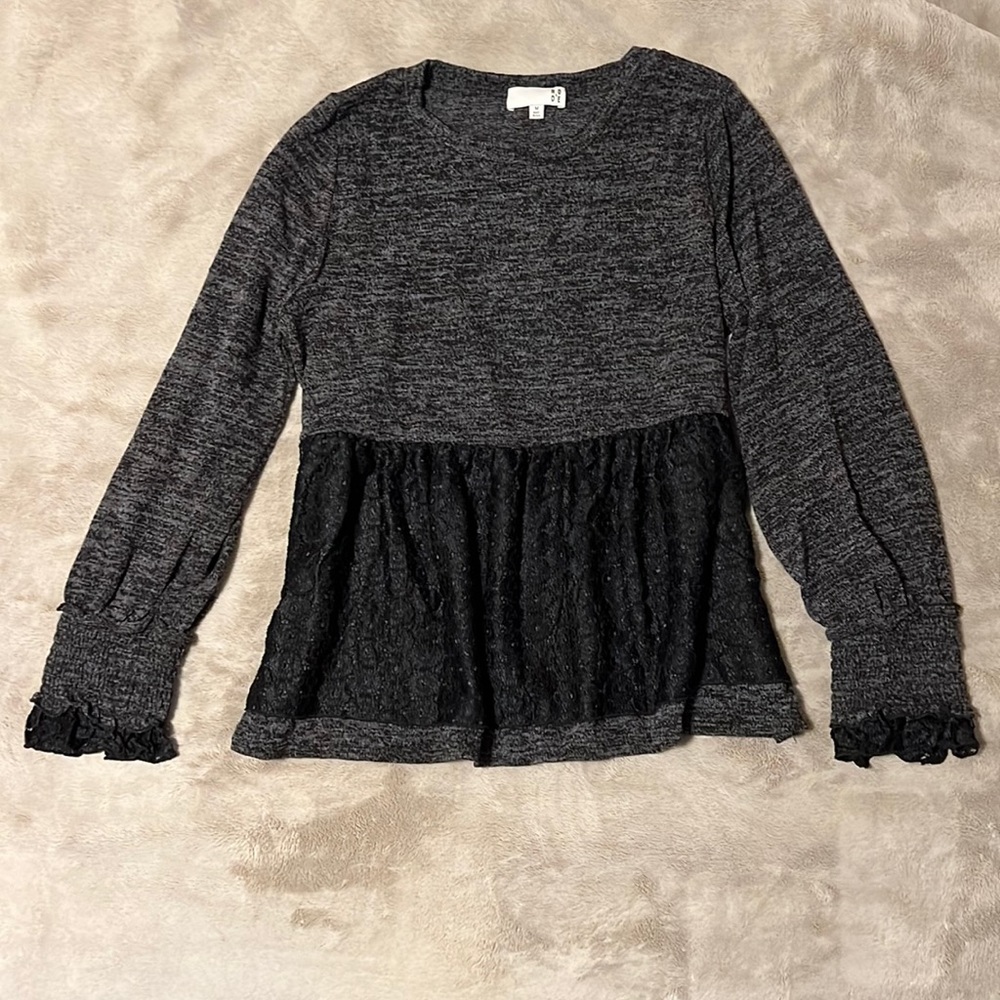 RO & DE Ruffle and lace sweater